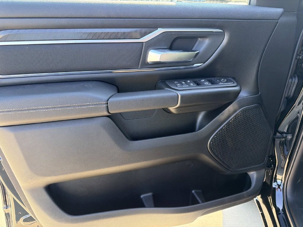 2027 RAM 1500 Big Horn/Lone Star