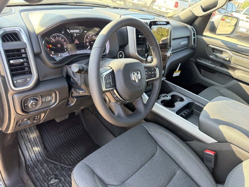 2027 RAM 1500 Big Horn/Lone Star
