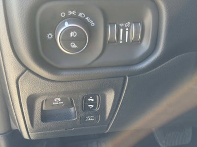 2027 RAM 1500 Big Horn/Lone Star