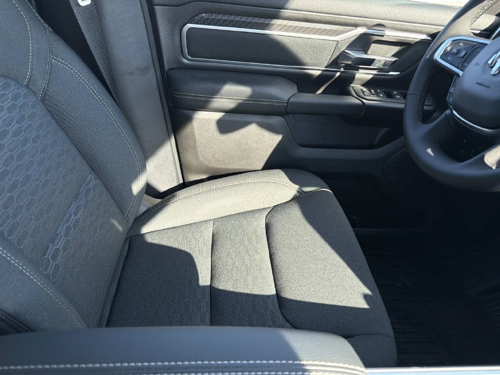 2027 RAM 1500 Big Horn/Lone Star