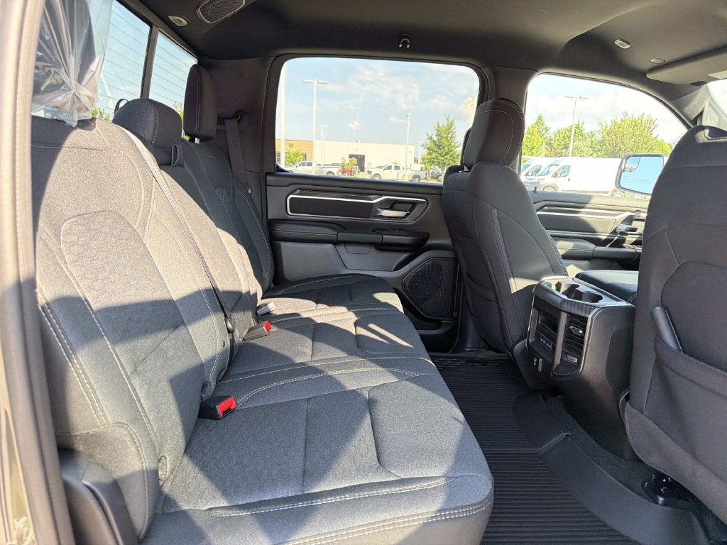 2027 RAM 1500 Big Horn/Lone Star
