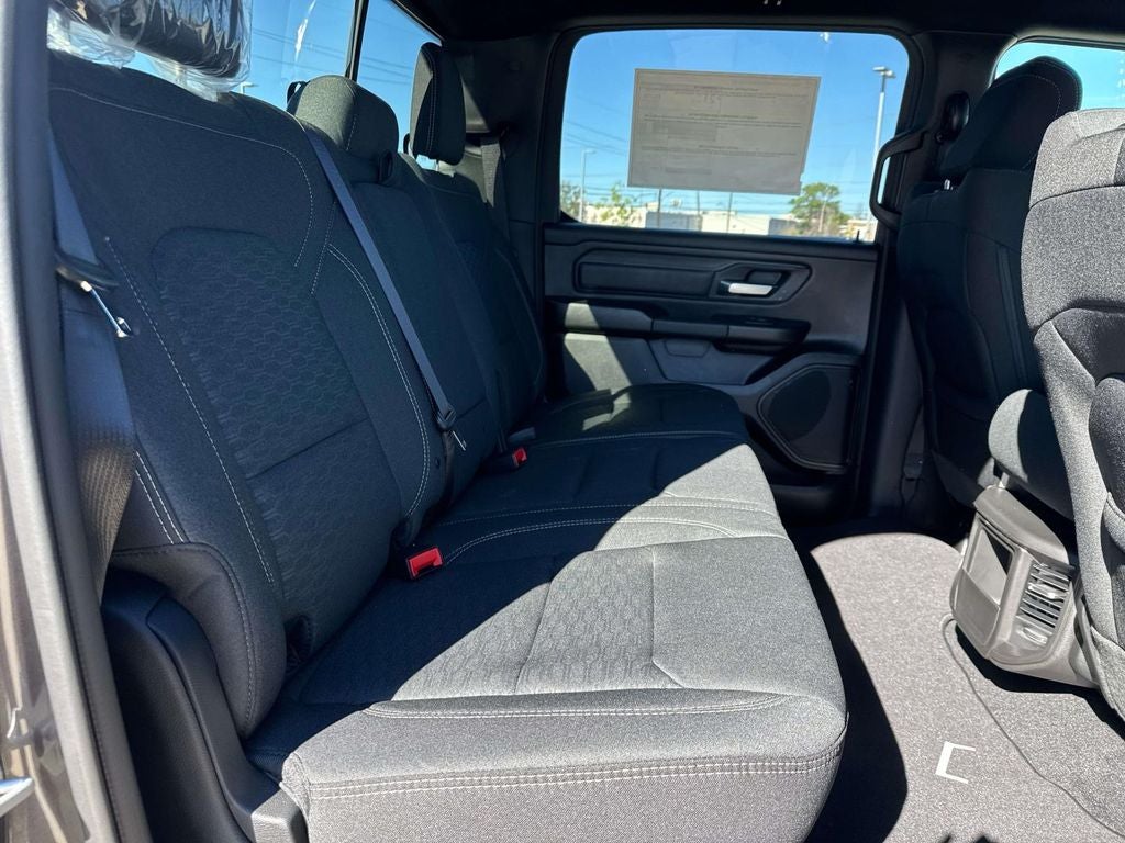 2026 RAM Ram 1500 RAM 1500 EXPRESS CREW CAB 4X2 5'7' BOX