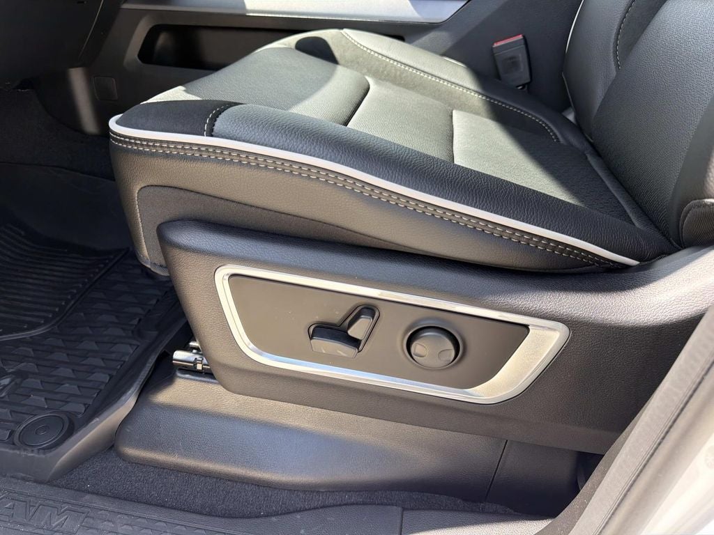 2026 RAM Ram 1500 RAM 1500 LARAMIE CREW CAB 4X2 5'7' BOX
