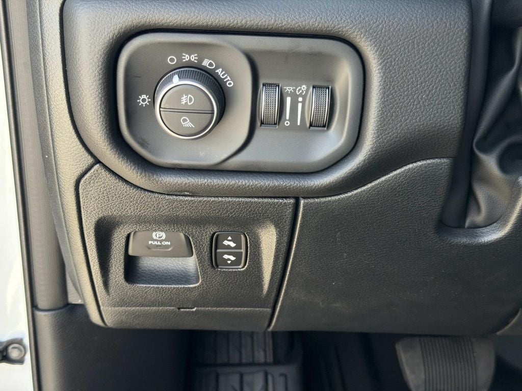 2026 RAM Ram 1500 RAM 1500 LARAMIE CREW CAB 4X2 5'7' BOX