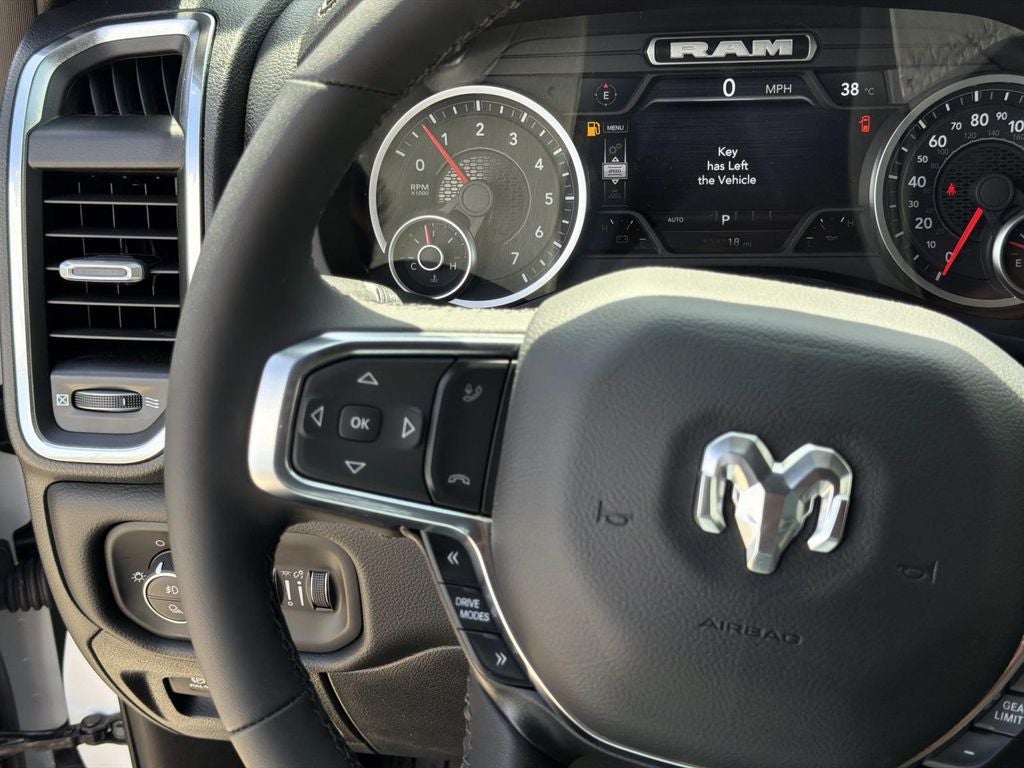 2026 RAM Ram 1500 RAM 1500 LARAMIE CREW CAB 4X2 5'7' BOX