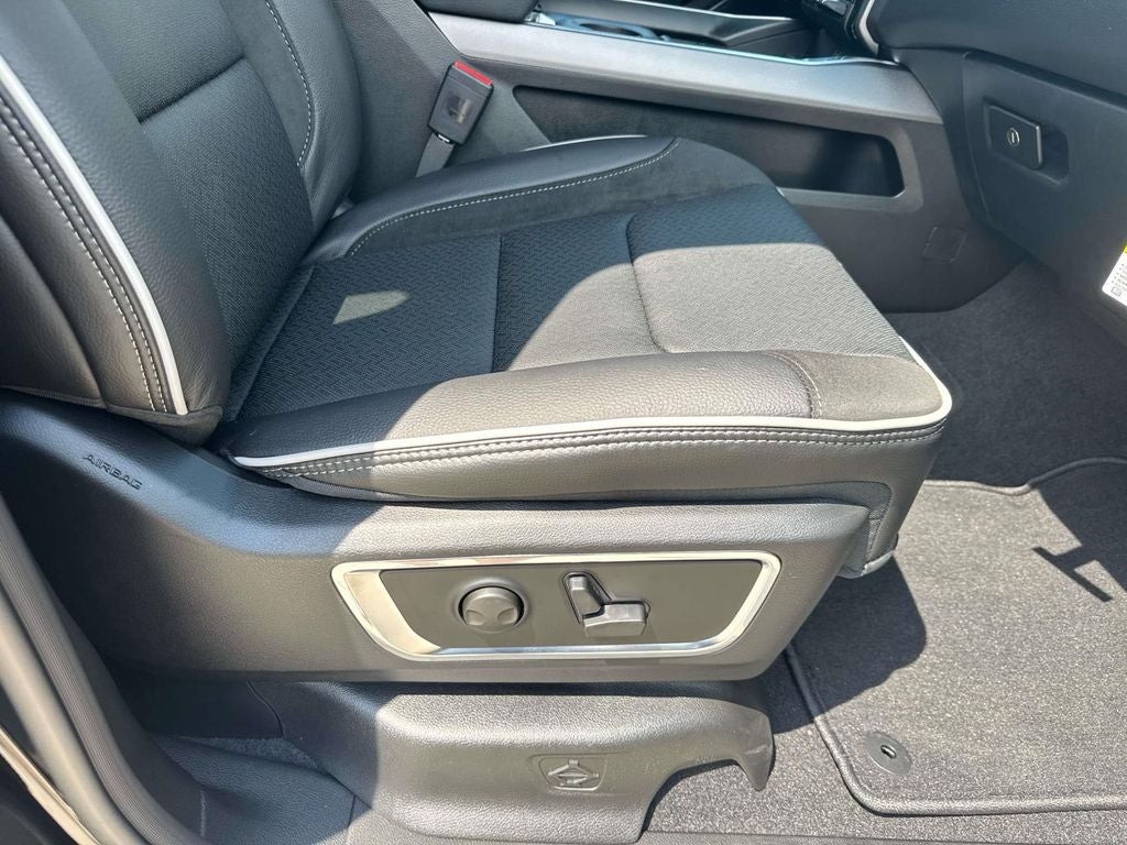 2026 RAM Ram 1500 RAM 1500 LARAMIE CREW CAB 4X2 5'7' BOX