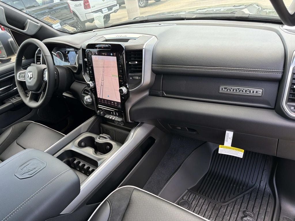 2026 RAM Ram 1500 RAM 1500 LARAMIE CREW CAB 4X2 5'7' BOX