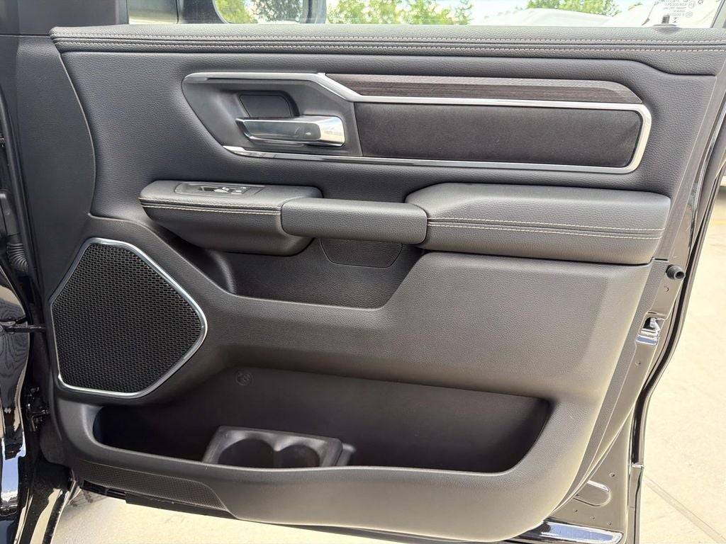 2026 RAM Ram 1500 RAM 1500 LARAMIE CREW CAB 4X2 5'7' BOX