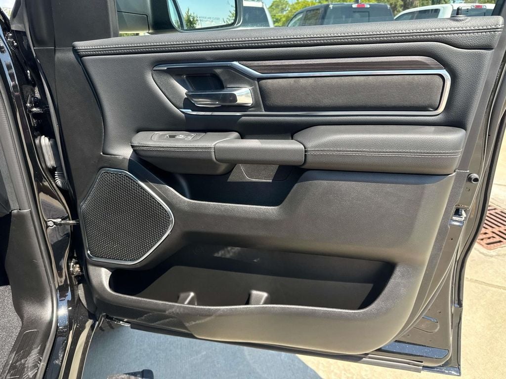 2026 RAM Ram 1500 RAM 1500 LARAMIE CREW CAB 4X2 5'7' BOX