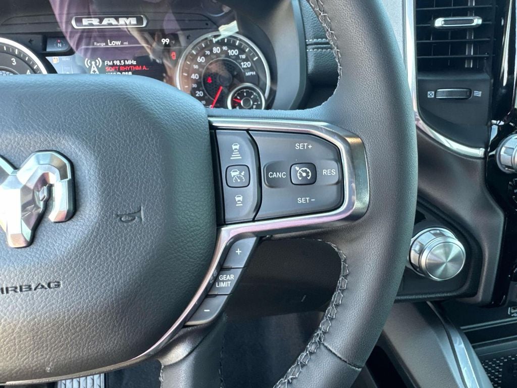 2026 RAM Ram 1500 RAM 1500 LARAMIE CREW CAB 4X2 5'7' BOX