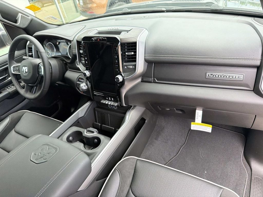 2026 RAM Ram 1500 RAM 1500 LARAMIE CREW CAB 4X2 5'7' BOX