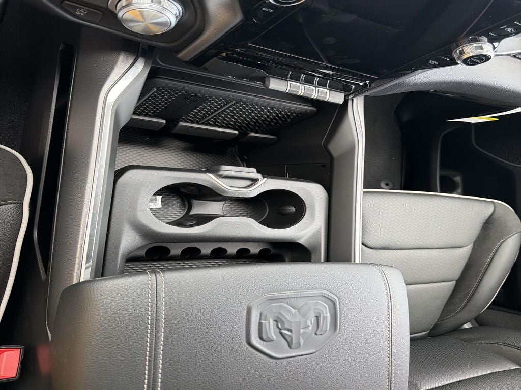 2026 RAM Ram 1500 RAM 1500 LARAMIE CREW CAB 4X2 5'7' BOX