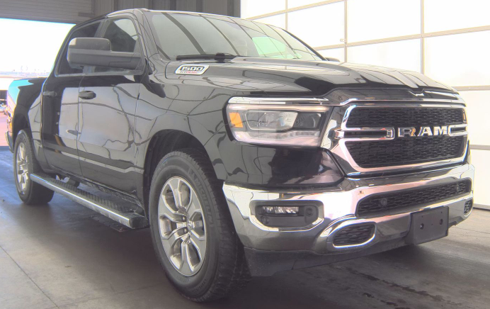 2023 RAM 1500 Big Horn/Lone Star 4x4 Crew Cab 5'7's photo