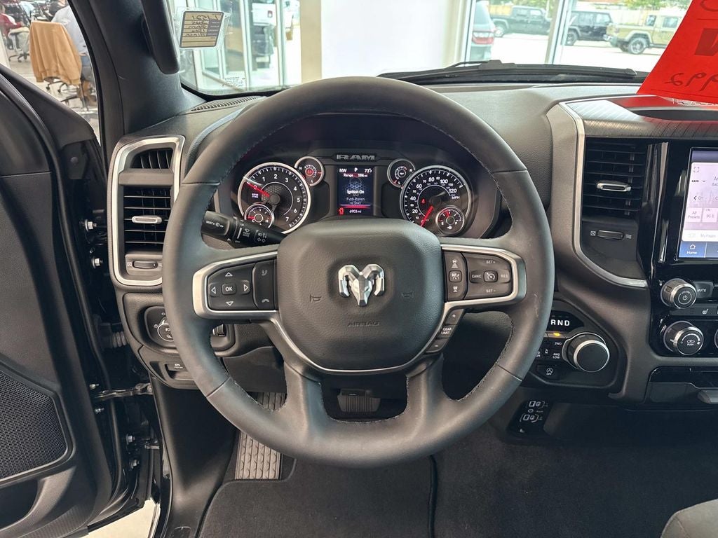 2025 RAM 1500 Big Horn Crew Cab 4x4 5'7' Box