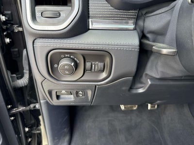 2022 RAM 1500 Limited Crew Cab 4x4 5'7' Box