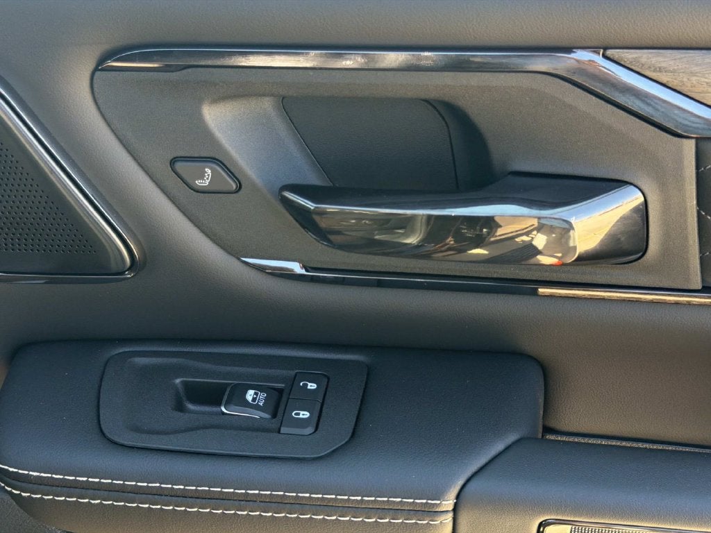 2027 RAM 1500 Limited