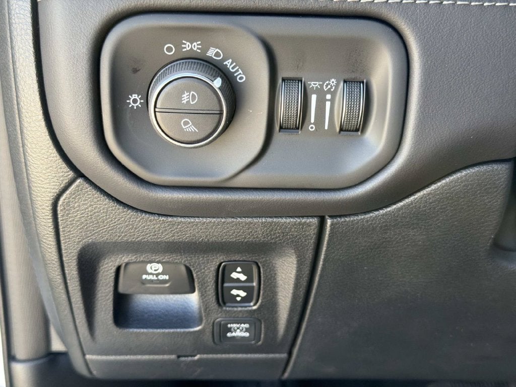 2027 RAM 1500 Limited