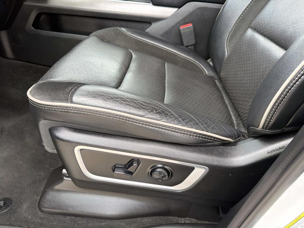 2021 RAM 1500 Laramie Crew Cab 4x4 5'7' Box