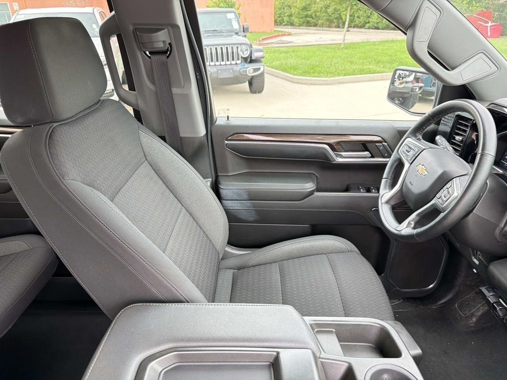 2023 Chevrolet Silverado 1500 4WD Crew Cab Short Bed LT with 2FL
