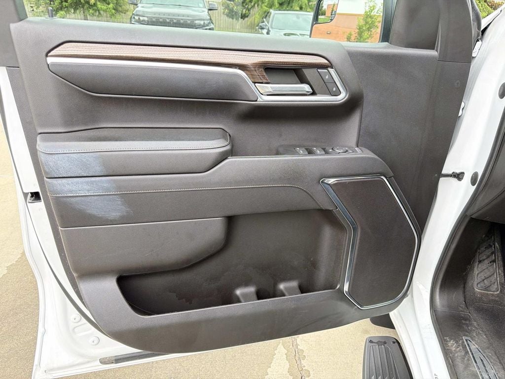 2023 Chevrolet Silverado 1500 4WD Crew Cab Short Bed LT with 2FL