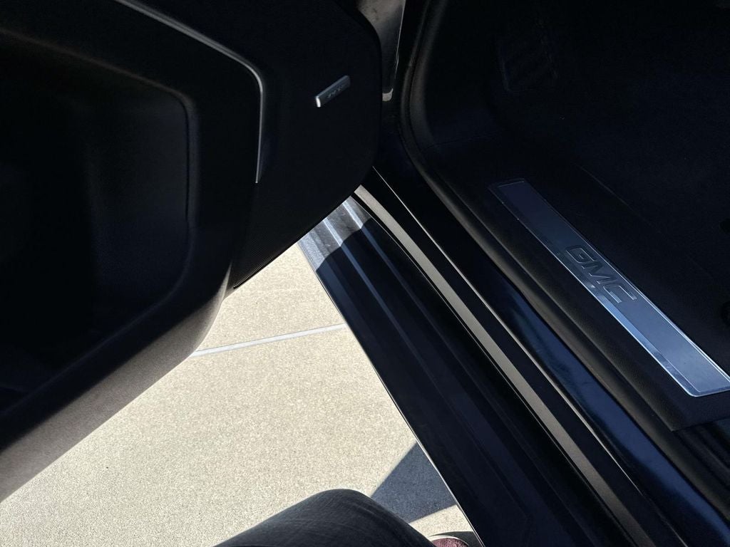 2023 GMC Yukon 2WD SLT