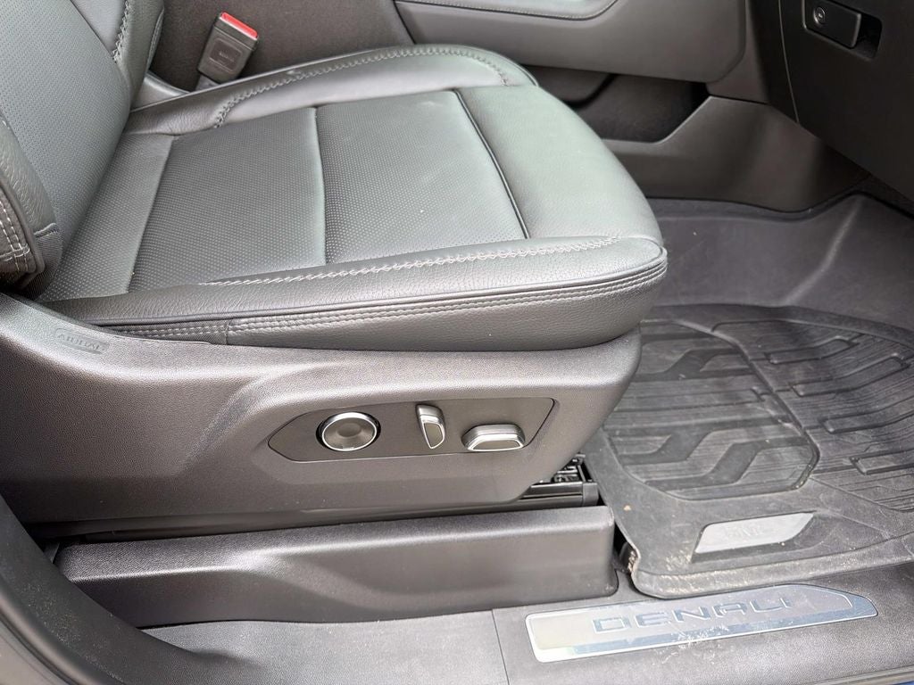 2025 GMC Sierra 1500 2WD Crew Cab Short Box Denali