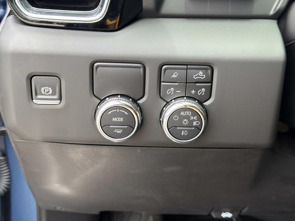 2025 GMC Sierra 1500 2WD Crew Cab Short Box Denali