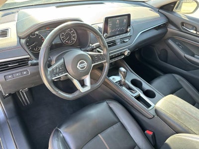 2022 Nissan Altima SR FWD