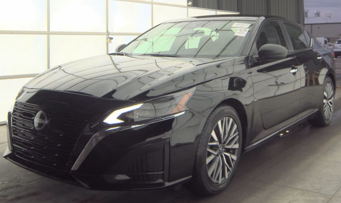 2025 Nissan Altima SV FWD