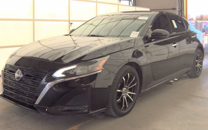 2023 Nissan Altima SL FWD