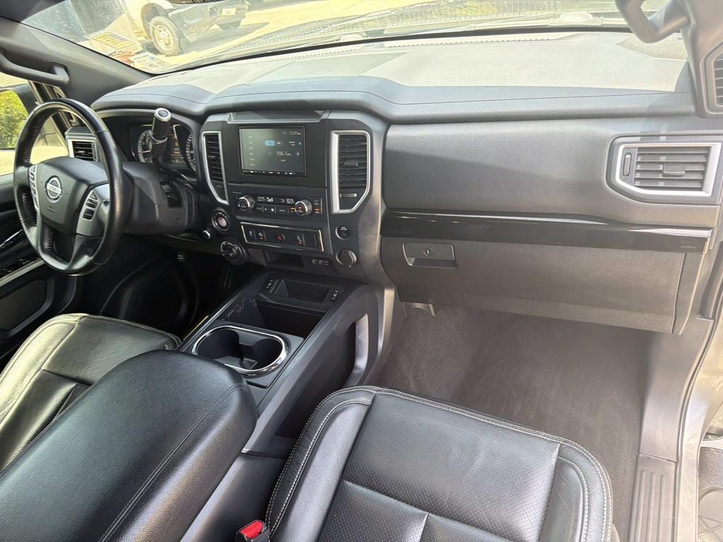 2019 Nissan TITAN SV