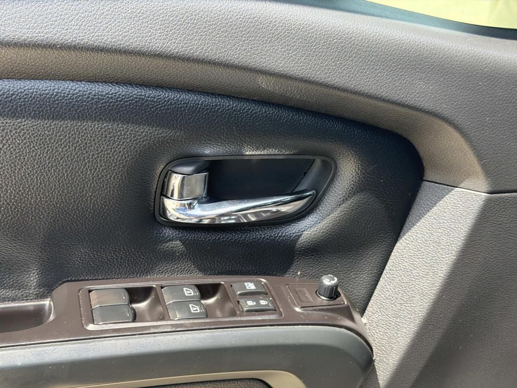 2019 Nissan TITAN SV