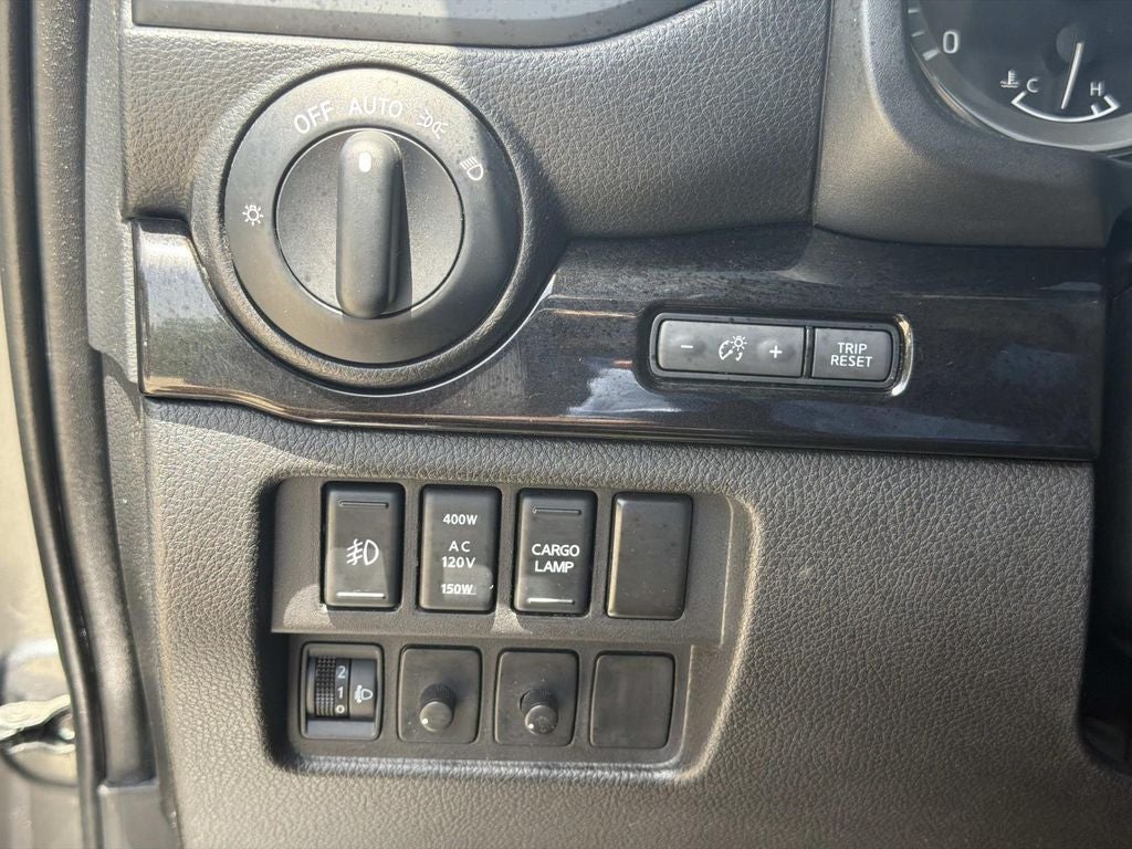2019 Nissan TITAN SV