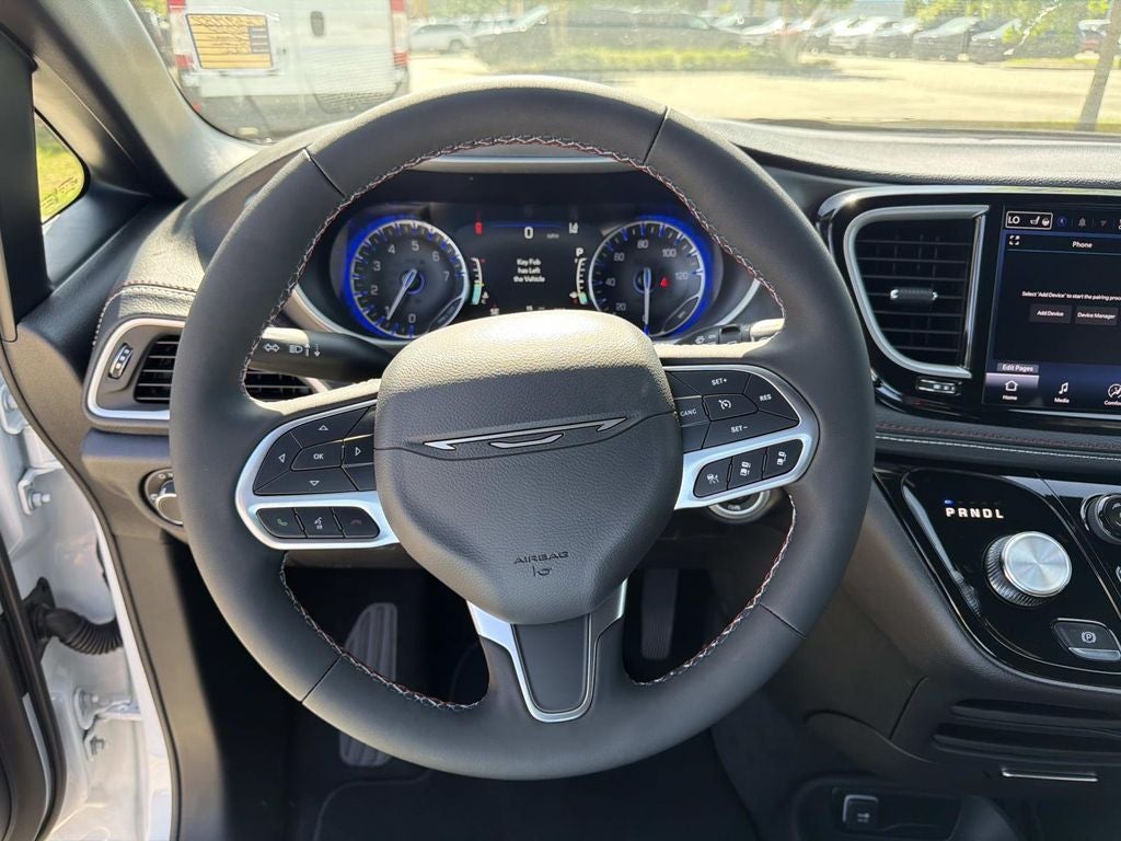 2027 Chrysler Pacifica Select