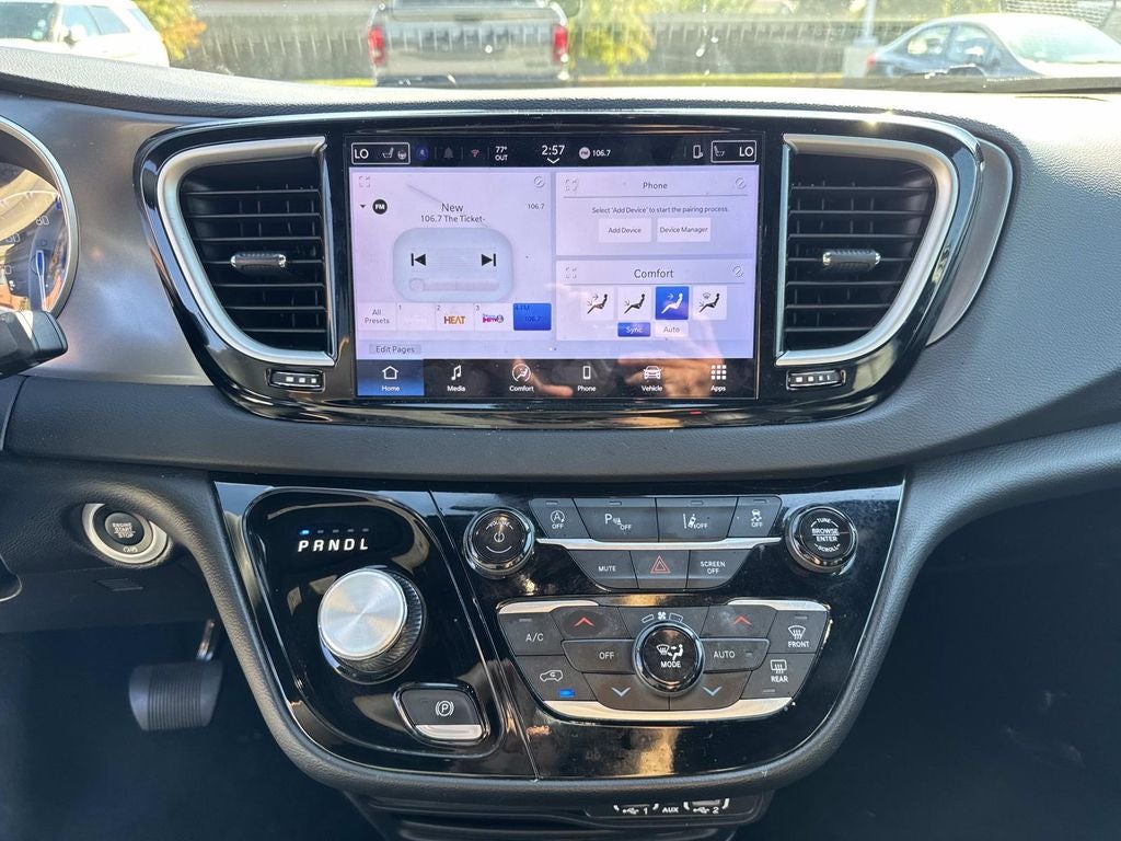 2025 Chrysler Pacifica Select