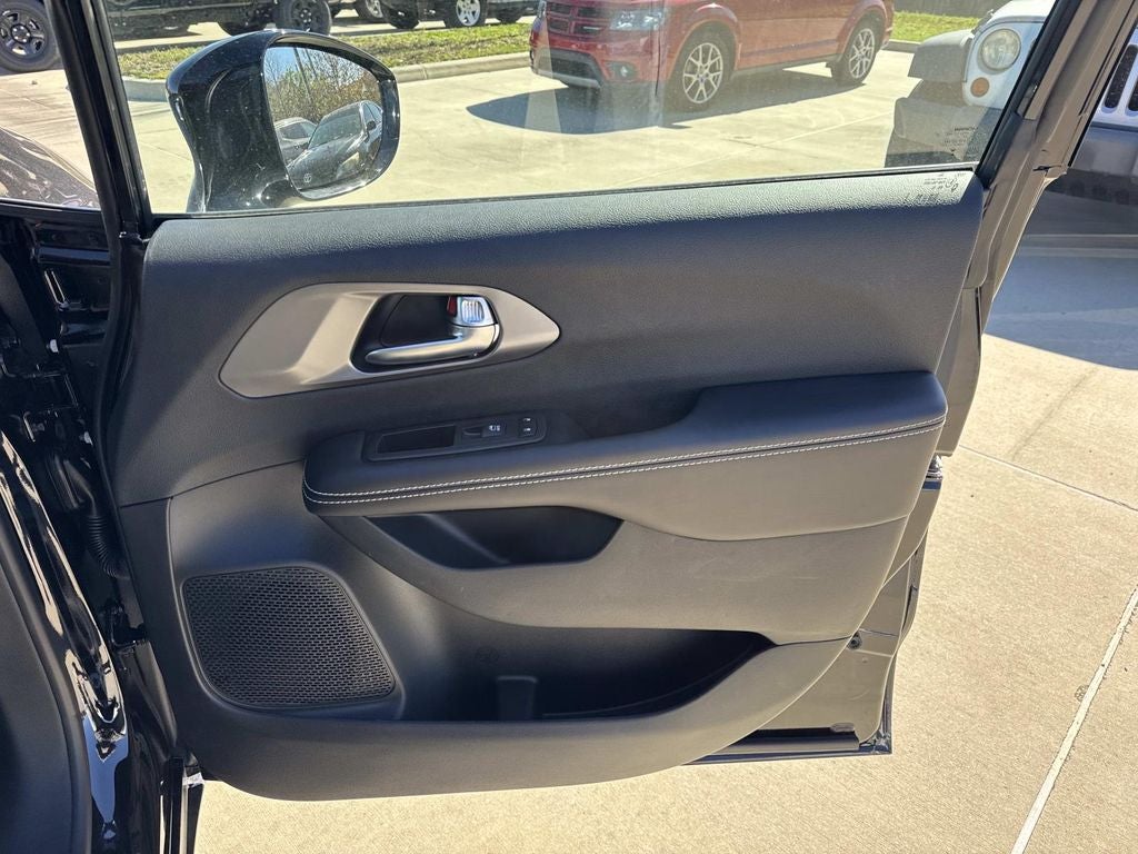 2026 Chrysler Voyager VOYAGER LX