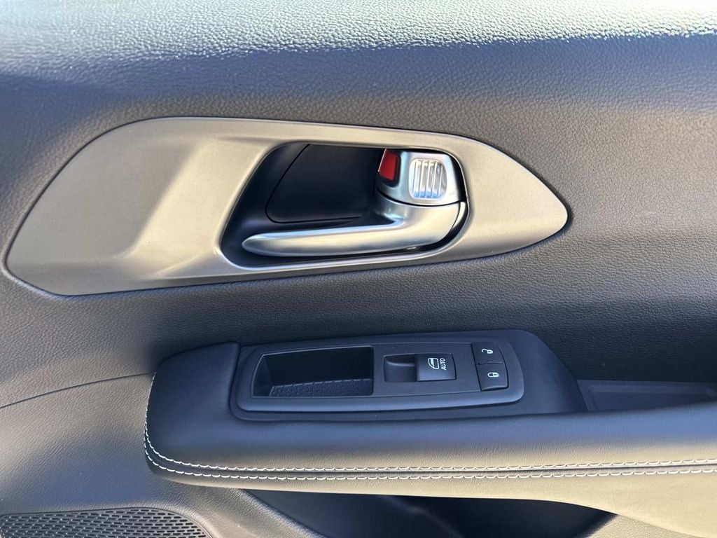 2026 Chrysler Voyager VOYAGER LX