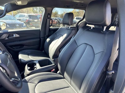 2026 Chrysler Voyager VOYAGER LX