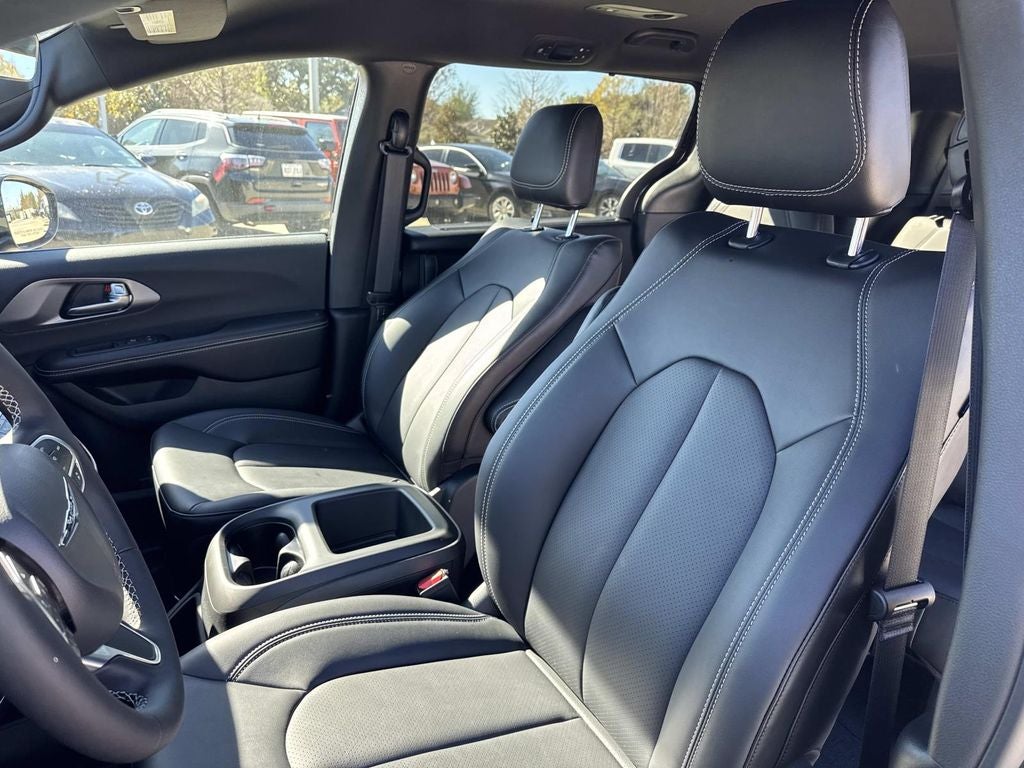 2026 Chrysler Voyager VOYAGER LX