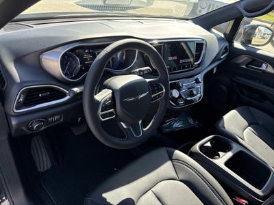 2026 Chrysler Voyager VOYAGER LX