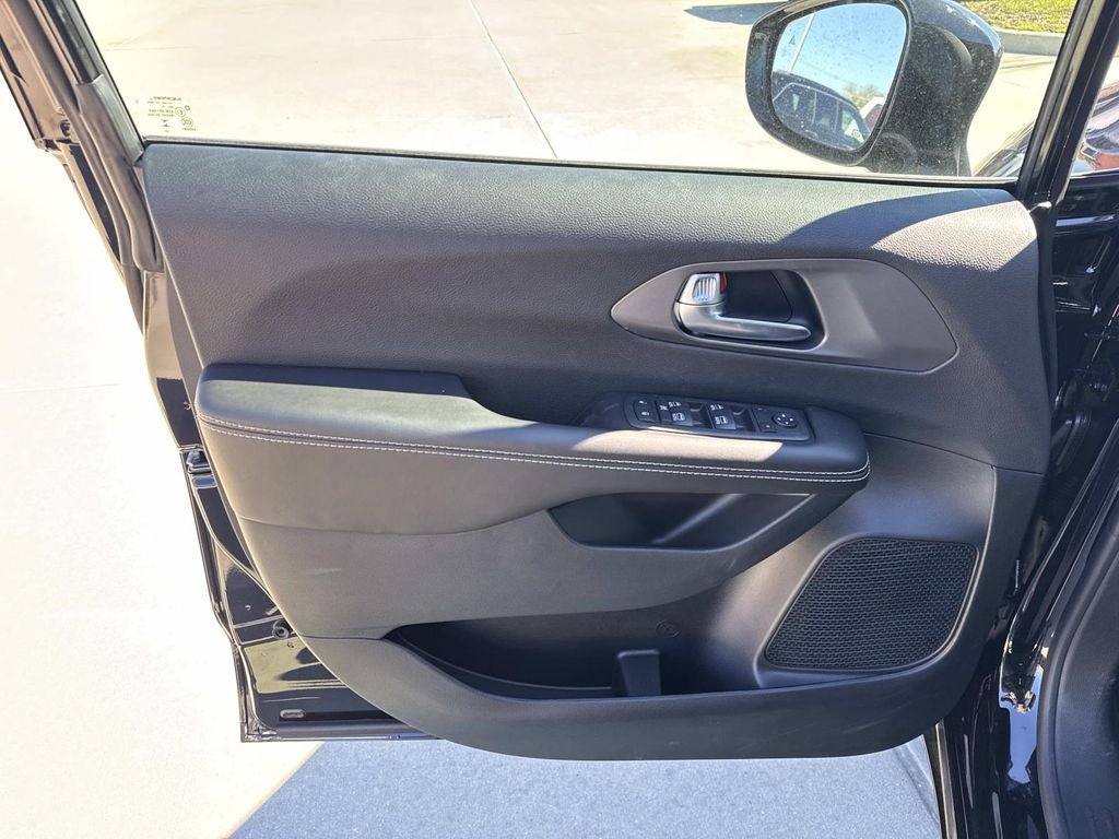 2026 Chrysler Voyager VOYAGER LX