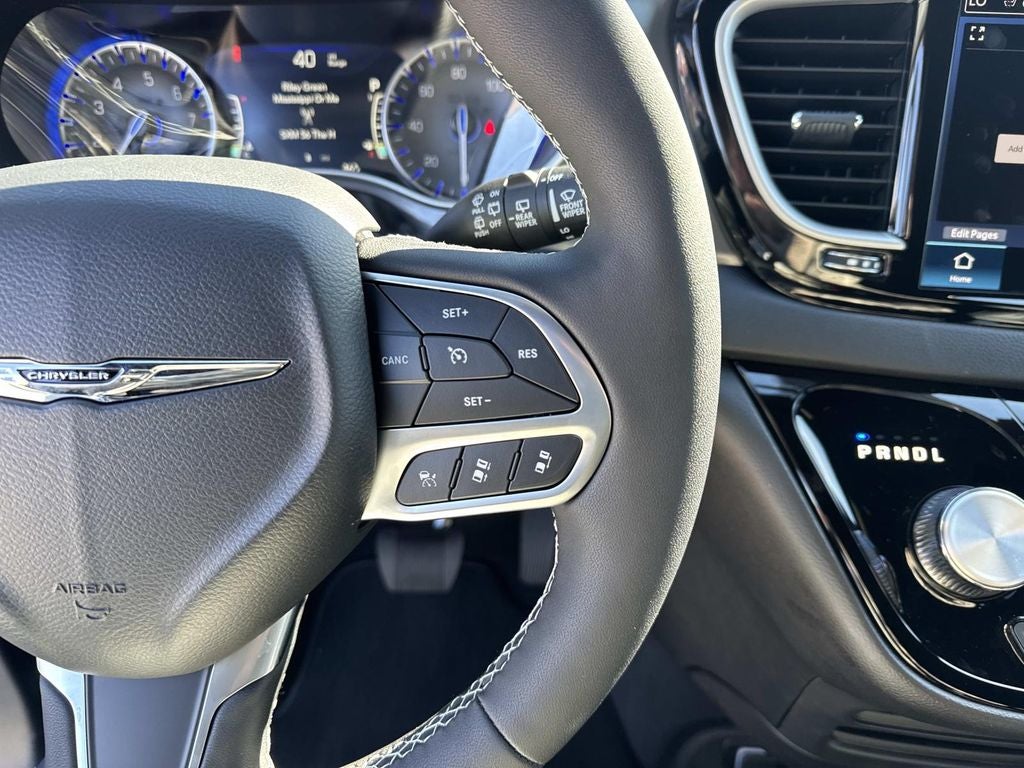 2026 Chrysler Voyager VOYAGER LX