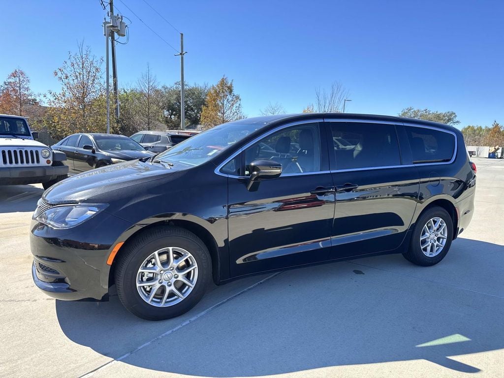 2026 Chrysler Voyager VOYAGER LX