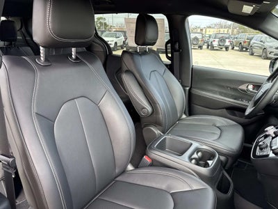 2026 Chrysler Voyager VOYAGER LX