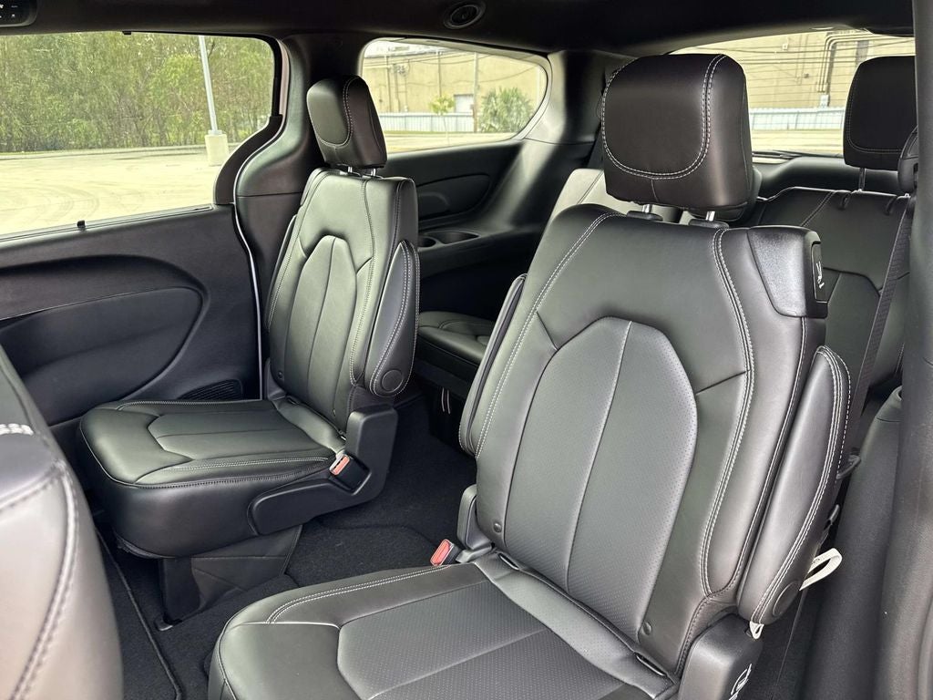 2026 Chrysler Voyager VOYAGER LX