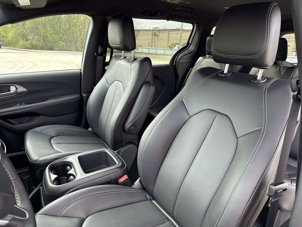 2026 Chrysler Voyager VOYAGER LX