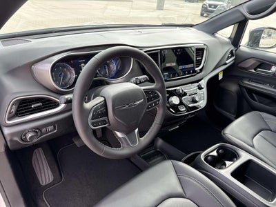 2026 Chrysler Voyager VOYAGER LX