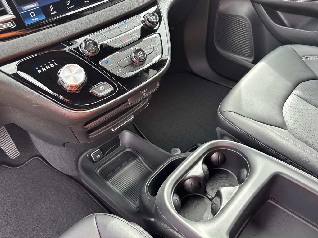 2026 Chrysler Voyager VOYAGER LX