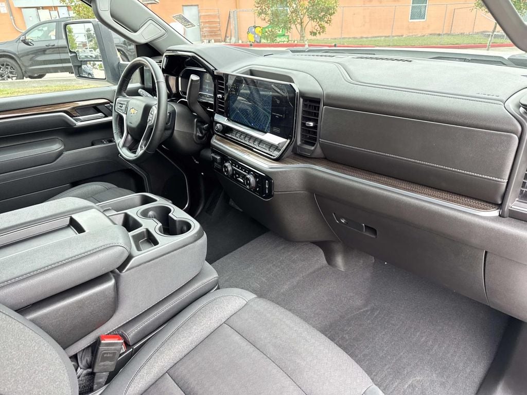 2025 Chevrolet Silverado 2500HD 4WD Crew Cab Standard Bed LT