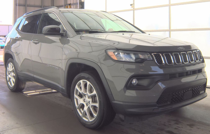 2023 Jeep Compass Latitude Lux FWD